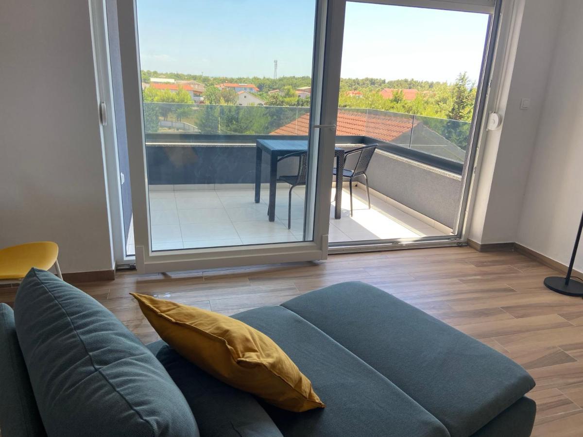Daniela Family Apartment - Top Floor - New & Quite Location - Great Sea & Island View 비르 외부 사진